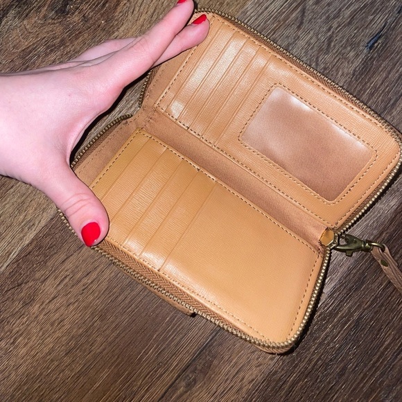 Fossil Brown Tan Leather Wristlet Wallet with Card Slots - Picture 3 of 4
